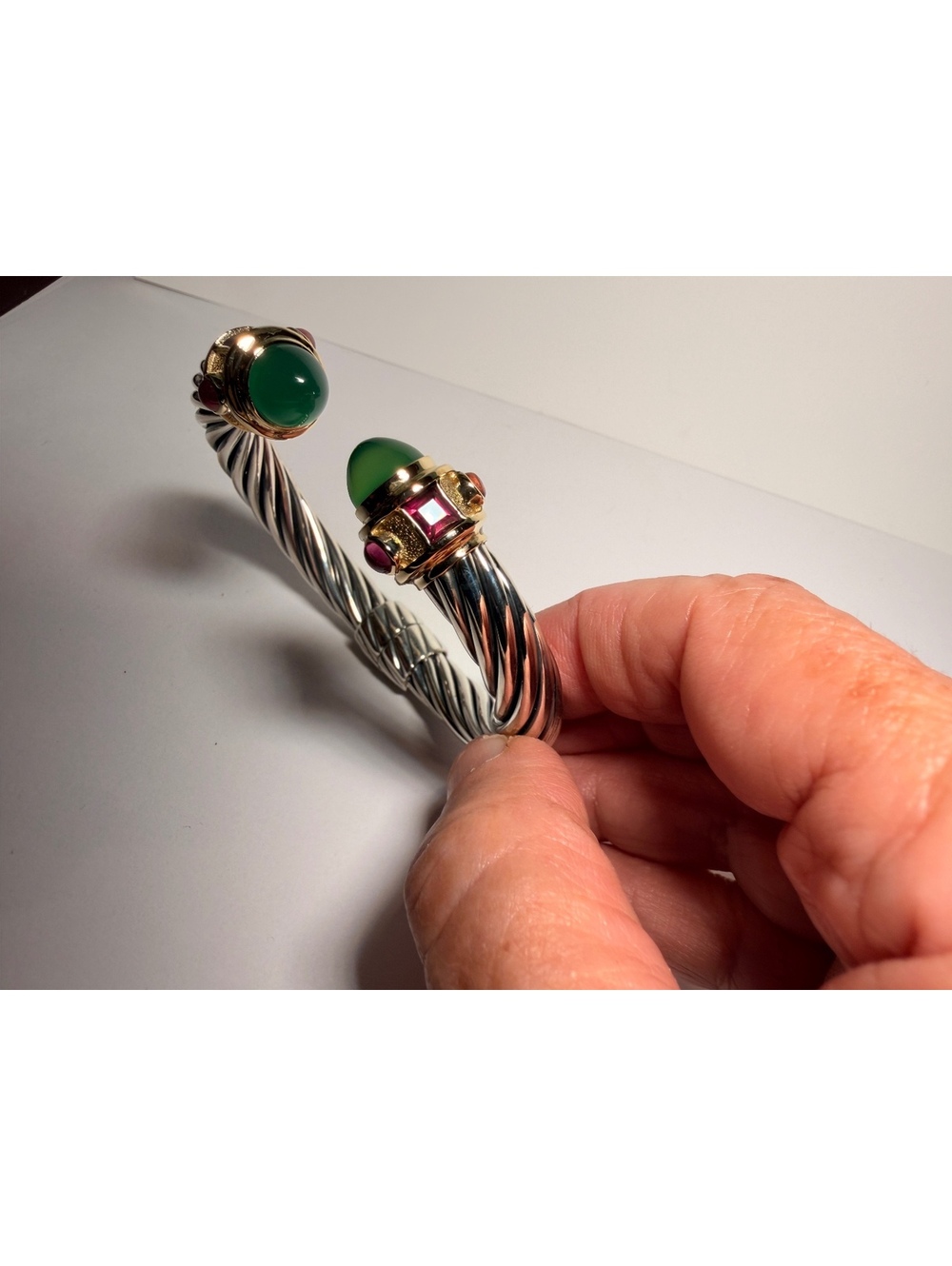 David Yurman 10mm Renaissance Bracelet with Green Onyx, 14k Gold and Silver - Picture 5 of 9